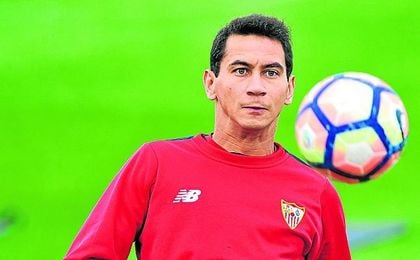 Berizzo quiere ver durante la pretemporada al brasileño Paulo Henrique Ganso. Berizzo quiere ver durante la pretemporada al brasileño Paulo Henrique Ganso.