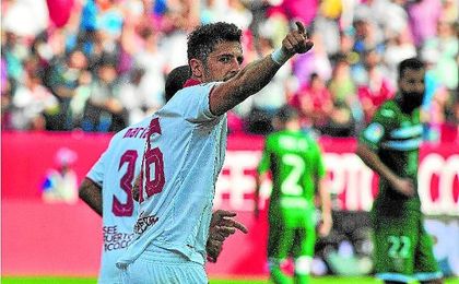 El Sevilla apunta alto para traer de vuelta a Jovetic El Sevilla apunta alto para traer de vuelta a Jovetic