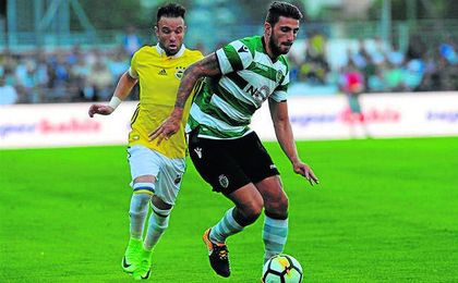 Piccini, en el duelo contra el Fenerbahçe. Piccini, en el duelo contra el Fenerbahçe.