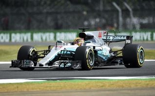 Hamilton devora la ventaja de Vettel con otra exhibición en Silverston