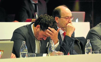La dimisión de Del Nido Carrasco como vicepresidente es el último capítulo (por ahora) de la fractura existente en el consejo. La dimisión de Del Nido Carrasco como vicepresidente es el último capítulo (por ahora) de la fractura existente en el consejo.