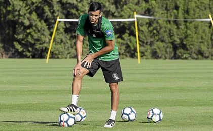 Mandi sigue en el Betis Mandi sigue en el Betis