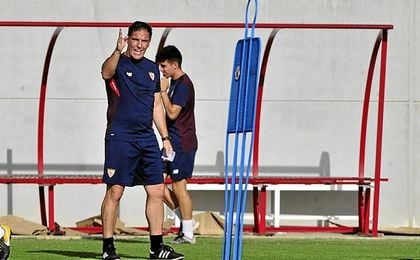 Berizzo ha arrancado en el Sevilla con mucho en juego. Berizzo ha arrancado en el Sevilla con mucho en juego.
