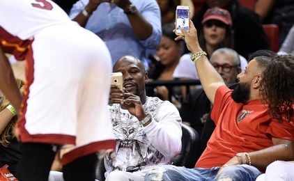 Mayweather y McGregor siguen dando espectáculo y prometiendo el triunfo Mayweather y McGregor siguen dando espectáculo y prometiendo el triunfo