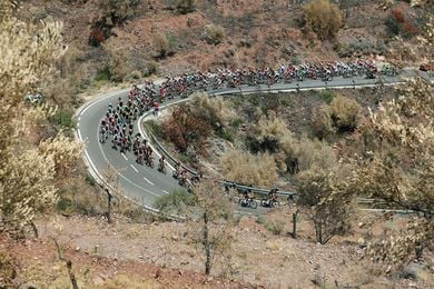 El polaco "granadino" Marczynski se presenta en Sagunt, Froome aguanta líder El polaco "granadino" Marczynski se presenta en Sagunt, Froome aguanta líder