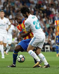 Real Madrid y Valencia empatan a uno al descanso Real Madrid y Valencia empatan a uno al descanso