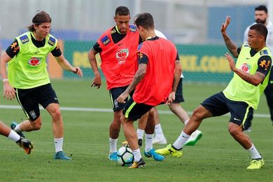 Brasil se entrena por primera vez para los partidos ante Ecuador y Colombia Brasil se entrena por primera vez para los partidos ante Ecuador y Colombia