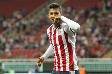 El campeón Guadalajara vence al Santos Laguna y accede a octavos de final El campeón Guadalajara vence al Santos Laguna y accede a octavos de final