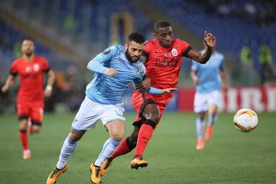 El francés Carole, nuevo jugador del Sevilla cedido por el Galatasaray turco El francés Carole, nuevo jugador del Sevilla cedido por el Galatasaray turco