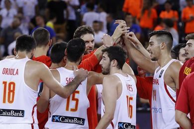 España arrasa a Montenegro y Rusia gana a Turquía España arrasa a Montenegro y Rusia gana a Turquía