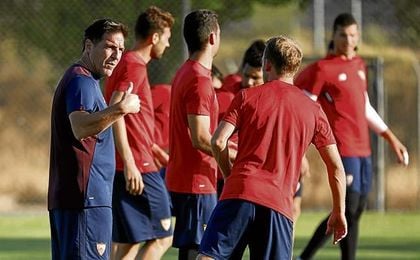 Berizzo debe mejorar el juego de su equipo, que ha dejado muchas dudas hasta ahora. Berizzo debe mejorar el juego de su equipo, que ha dejado muchas dudas hasta ahora.