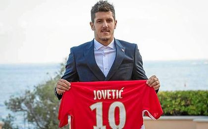 Jovetic ha sido presentado con el AS Monaco. Jovetic ha sido presentado con el AS Monaco.