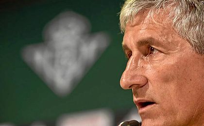 Quique Setién, en la rueda de prensa de este mediodía en el Benito Villamarín. Quique Setién, en la rueda de prensa de este mediodía en el Benito Villamarín.