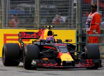 Verstappen (Red Bull) lidera los terceros entrenamientos libres en Singapur Verstappen (Red Bull) lidera los terceros entrenamientos libres en Singapur