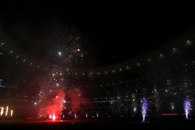 Luces, sonido y fuegos artificiales para rematar el estreno del Metropolitano Luces, sonido y fuegos artificiales para rematar el estreno del Metropolitano