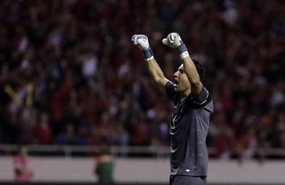 Costa Rica se entrena con el grupo completo y sueña con celebrar en casa Costa Rica se entrena con el grupo completo y sueña con celebrar en casa