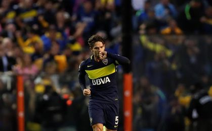 Gago estará al menos seis meses de baja por una rotura de ligamentos Gago estará al menos seis meses de baja por una rotura de ligamentos
