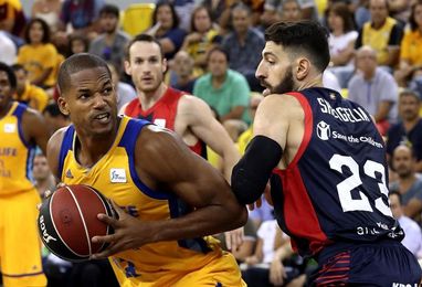 100-82. Tercer triunfo seguido de un Gran Canaria, que se gustó ante Baskonia 100-82. Tercer triunfo seguido de un Gran Canaria, que se gustó ante Baskonia