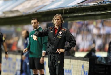 Perú vuelve a Lima con Peña y Hurtado lesionados tras el empate en Argentina Perú vuelve a Lima con Peña y Hurtado lesionados tras el empate en Argentina