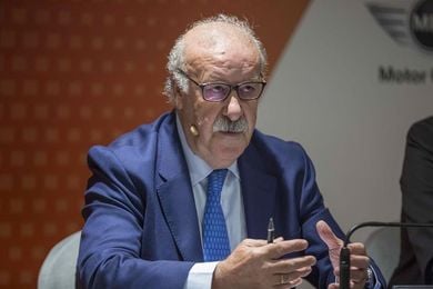 Del Bosque elegido para ser el Orujero Mayor de este año en Potes (Cantabria) Del Bosque elegido para ser el Orujero Mayor de este año en Potes (Cantabria)