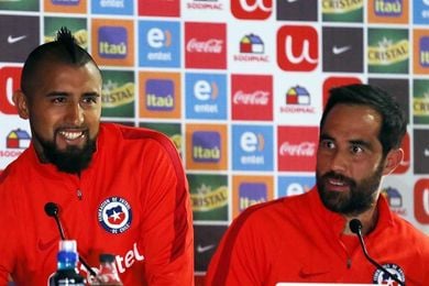 Acusan a Bravo de "traición" y Vidal afirma que con trabajo calla a los críticos Acusan a Bravo de "traición" y Vidal afirma que con trabajo calla a los críticos
