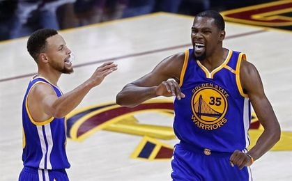 Los Warriors buscan su tercer título, algo que los Cavaliers y los Celtics tratarán de impedir Los Warriors buscan su tercer título, algo que los Cavaliers y los Celtics tratarán de impedir