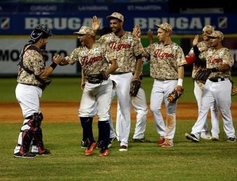 Tigres de Aragua extiende la cadena de victorias y es líder de la LVBP Tigres de Aragua extiende la cadena de victorias y es líder de la LVBP