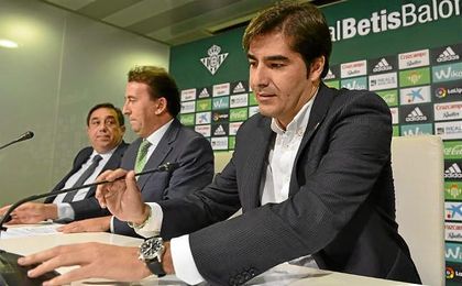 Haro, presidente del Betis, hoy en la rueda de prensa. Haro, presidente del Betis, hoy en la rueda de prensa.