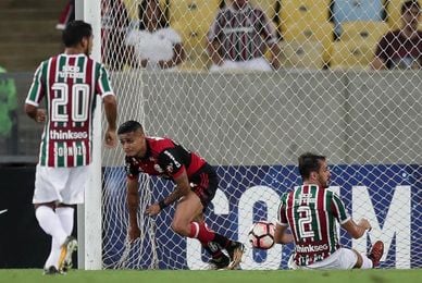 0-1. El Flamengo se impone en el ´Fla-Flu´ y se acerca a las semifinales 0-1. El Flamengo se impone en el ´Fla-Flu´ y se acerca a las semifinales