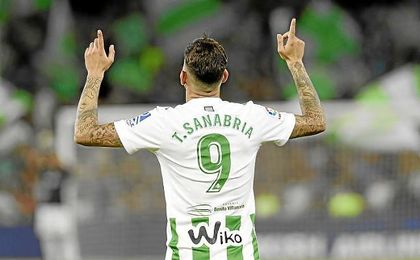 Sanabria celebra un gol en el partido ante el Levante. Sanabria celebra un gol en el partido ante el Levante.