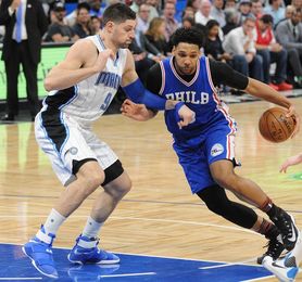 Los Sixers buscan un equipo para traspasar al pívot Okafor Los Sixers buscan un equipo para traspasar al pívot Okafor