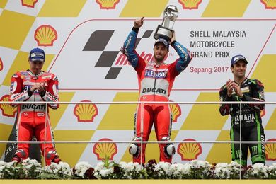 Dovizioso gana y posterga el título de Márquez, que si consigue Morbidelli en Moto2 Dovizioso gana y posterga el título de Márquez, que si consigue Morbidelli en Moto2