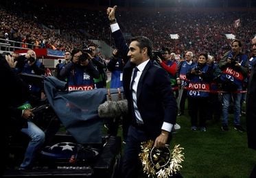 Atenas endiosa la figura de Valverde en su regreso a Grecia Atenas endiosa la figura de Valverde en su regreso a Grecia