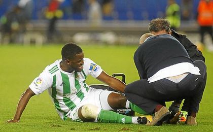 Campbell sufrió un duro golpe al final del partido ante el Espanyol. Campbell sufrió un duro golpe al final del partido ante el Espanyol.