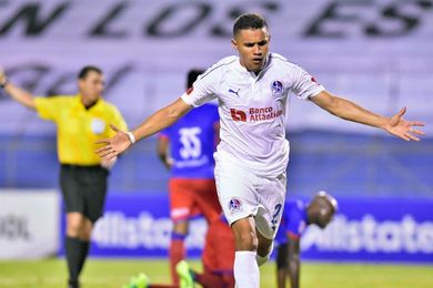Roger Rojas conduce al Olimpia al liderato del Apertura de Honduras Roger Rojas conduce al Olimpia al liderato del Apertura de Honduras