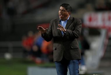 Torres deja Nacional tras la eliminación en la Sudamericana y la goleada en el Clausura Torres deja Nacional tras la eliminación en la Sudamericana y la goleada en el Clausura