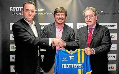 El equipo que conforma la startup Footters, durante la presentación del acuerdo. El equipo que conforma la startup Footters, durante la presentación del acuerdo.