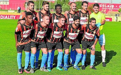En la imagen, el equipo inicial que se enfrentó al Sevilla C hace dos jornadas; la Balompédica se impuso con un claro 1-4. En la imagen, el equipo inicial que se enfrentó al Sevilla C hace dos jornadas; la Balompédica se impuso con un claro 1-4.
