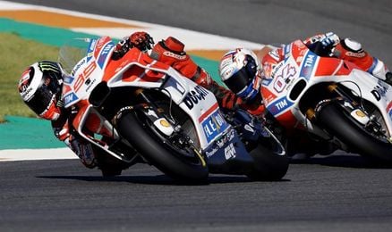 Dovizioso califica como positiva la ayuda de su compañero Lorenzo Dovizioso califica como positiva la ayuda de su compañero Lorenzo