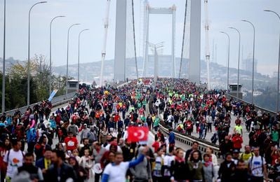 El francés Kiprotich y la keniana Chepngetich gana el maratón de Estambul El francés Kiprotich y la keniana Chepngetich gana el maratón de Estambul