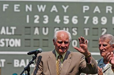 Bobby Doerr, leyenda de Medias Rojas, fallece a los 99 años de edad Bobby Doerr, leyenda de Medias Rojas, fallece a los 99 años de edad