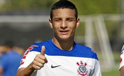 Arana, futuro lateral izquierdo sevillista. Arana, futuro lateral izquierdo sevillista.