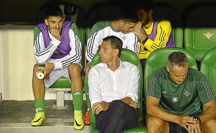 La imagen de Poyet y Ceballos habla por sí sola. La imagen de Poyet y Ceballos habla por sí sola.
