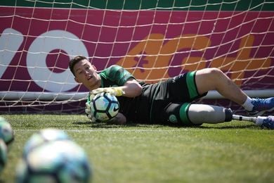 El portero Follman se entrena un año después de la tragedia del Chapecoense El portero Follman se entrena un año después de la tragedia del Chapecoense