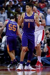 113-122. Booker y los Suns recuperan la forma y vencen a los Lakers 113-122. Booker y los Suns recuperan la forma y vencen a los Lakers