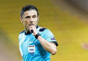 Mazic dirigirá el Juventus-Barça y Kuipers el Atlético-Roma Mazic dirigirá el Juventus-Barça y Kuipers el Atlético-Roma
