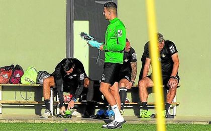Feddal, durante un entrenamiento del Betis. Feddal, durante un entrenamiento del Betis.