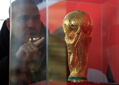 El trofeo de la copa del mundo llega al Palacio del Kremlin El trofeo de la copa del mundo llega al Palacio del Kremlin