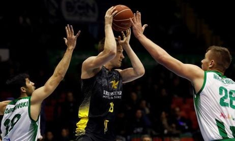 El colista buscará en Tenerife que a la décima sea la vencida El colista buscará en Tenerife que a la décima sea la vencida