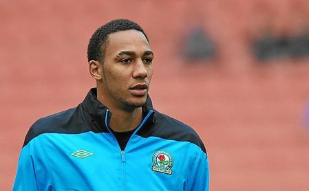 Allardyce ya entrenó a Nzonzi en el Blackburn. Allardyce ya entrenó a Nzonzi en el Blackburn.